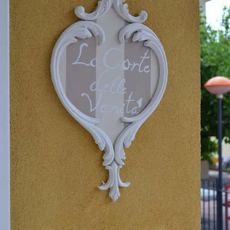 La Corte Delle Vanita לינה וארוחת בוקר *